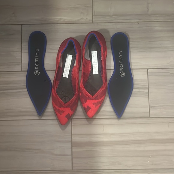 Rothys The Point in Red Camo - Picture 7 of 8